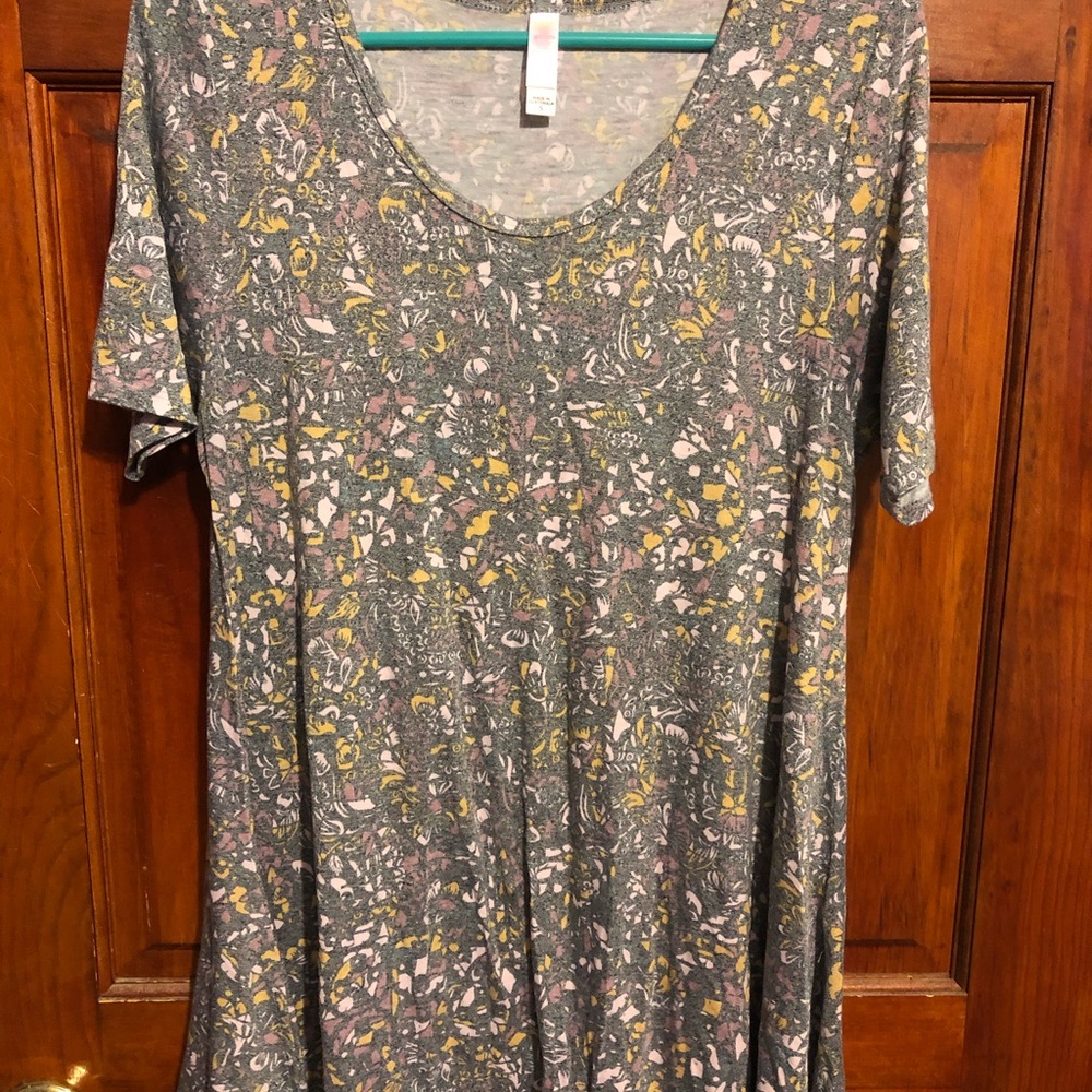 LulaRoe top